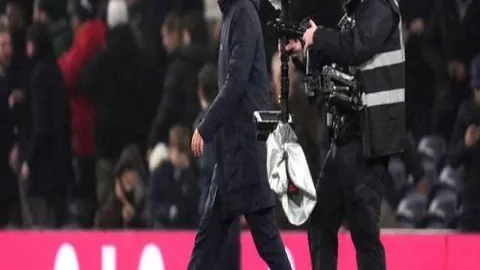 大乐透期号专家质合分析推荐前区十码：布克复出助力太阳胜国王